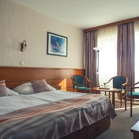 Hotel Panorama Balatongyorok Bagian luar foto