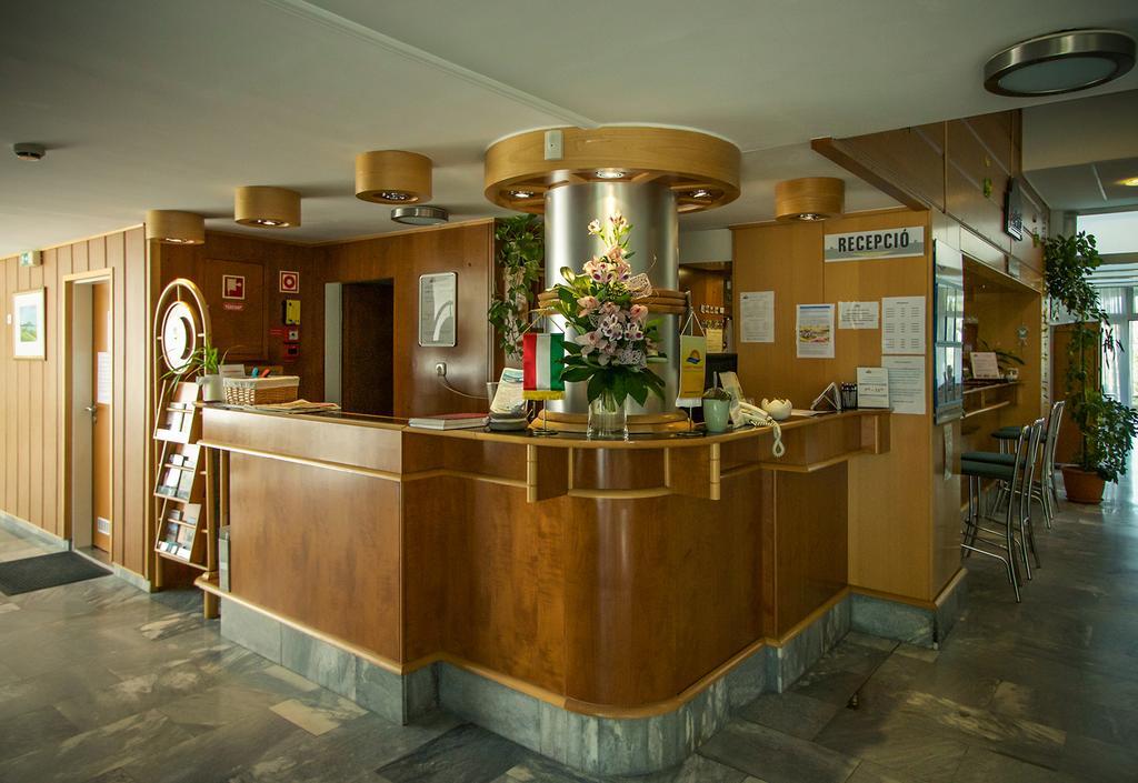 Hotel Panorama Balatongyorok Bagian luar foto