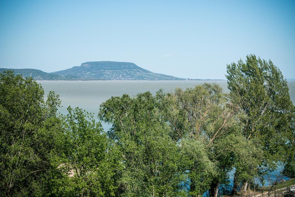 Hotel Panorama Balatongyorok Bagian luar foto