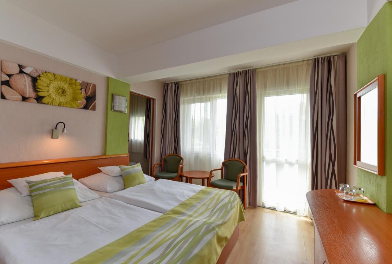 Hotel Panorama Balatongyorok Bagian luar foto