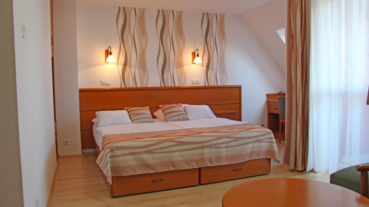 Hotel Panorama Balatongyorok Bagian luar foto