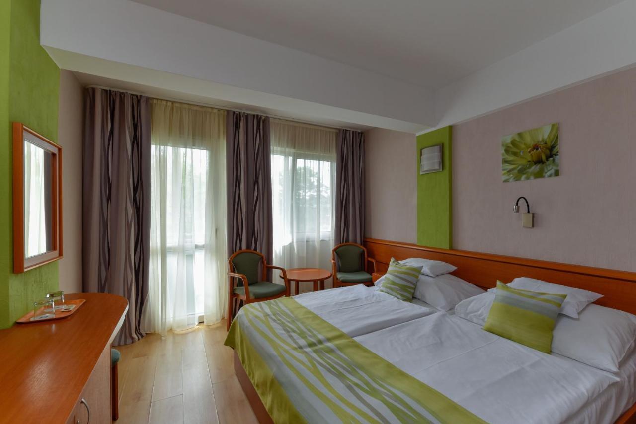 Hotel Panorama Balatongyorok Bagian luar foto
