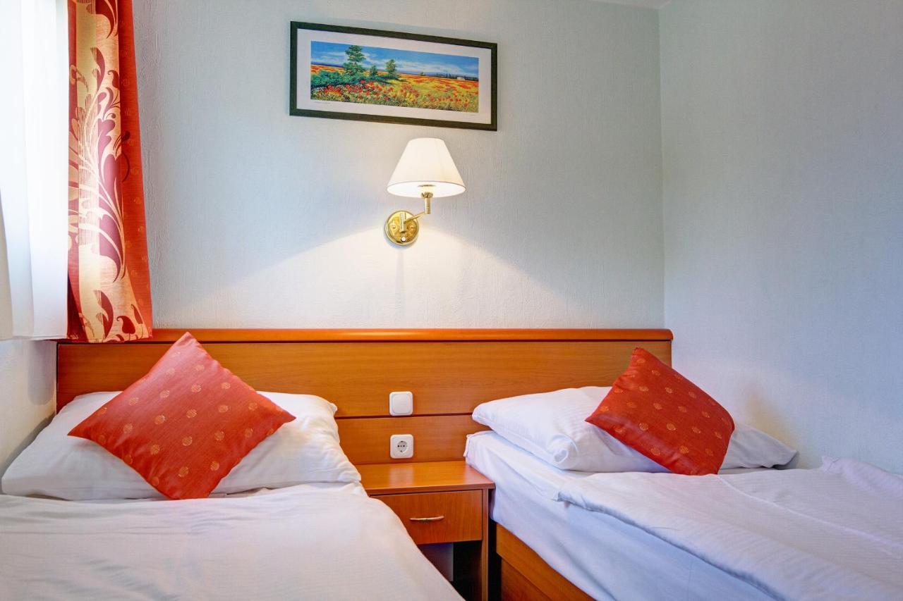 Hotel Panorama Balatongyorok Bagian luar foto