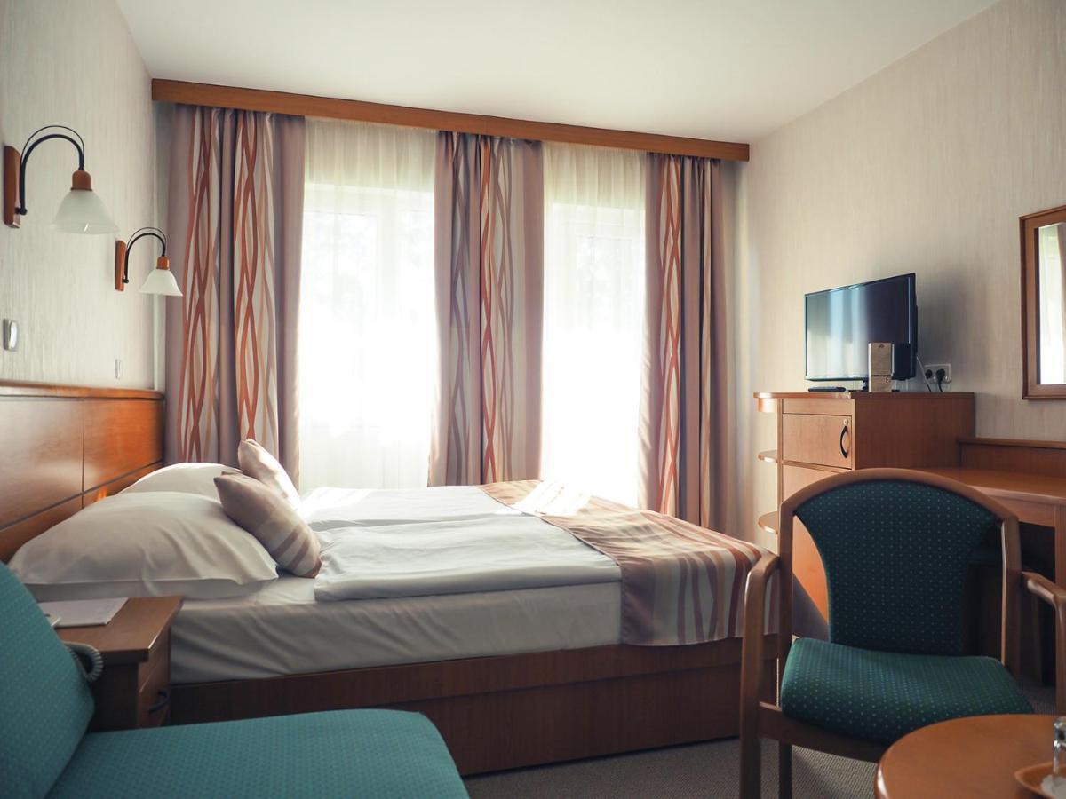 Hotel Panorama Balatongyorok Bagian luar foto